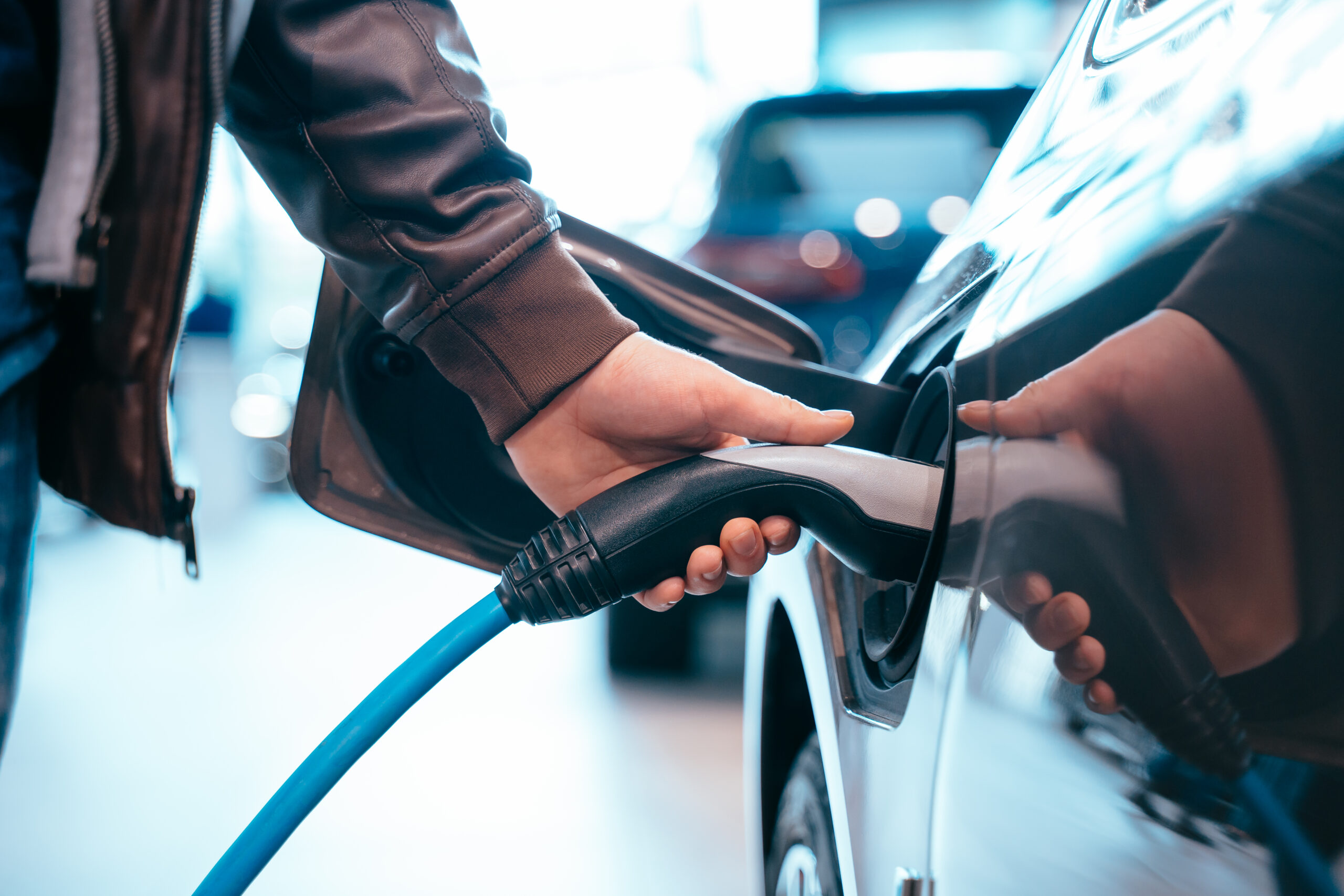 Italian automotive sector: electric is the only segment creating jobs